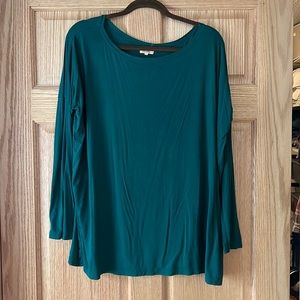 Pico brand long sleeve tunic. wide, necked, loose, and flowy. Emerald green.